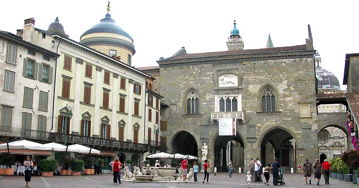 piazza vecchia