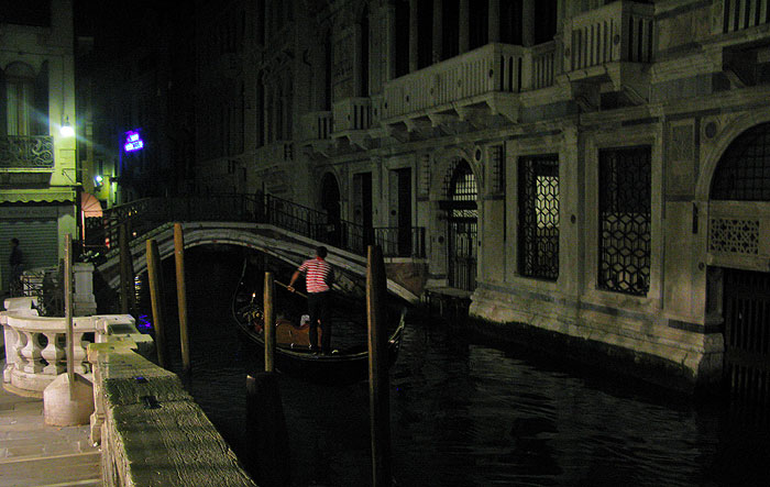 venise gondole nuit
