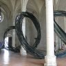 Abbaye de Noirlac - une installation de rainer Gross, « Fuga mundi » dans le réfectoire.