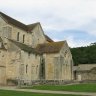 Abbaye de Noirlac - vue extérieure, côté est, le choeur et le transept