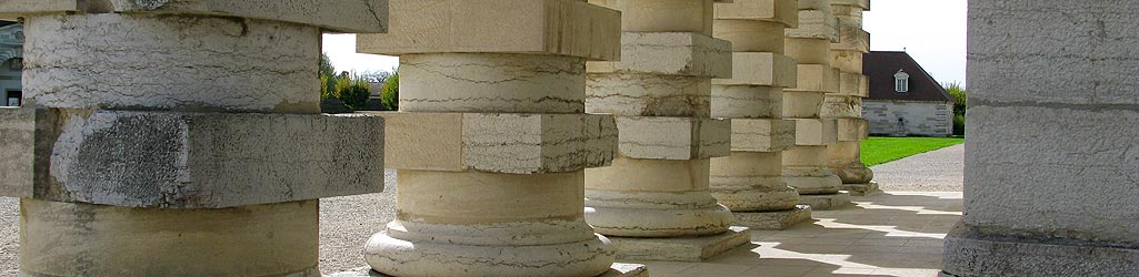 Saline royale d'Arc-et-Senans, les colonnes de la maison du directeur