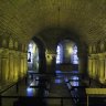  St-Denis – la crypte de Suger – la chapelle Hilduin, le caveau des Bourbons. En arrière plan, 2 des chapelles rayonnantes.