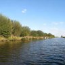 Navigation à la perche sur le canal de Bréca