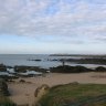 La petite plage face au Château des Tourelles