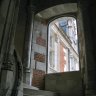 Château de Blois –  l’aile Louis XII – l’intérieur de l’escalier d’honneur (tour carrée nord).