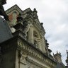 Château de Blois –  l’aile François Ier – détail de la façade coté cour : partie sommitale d’une lucarne. 