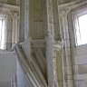 Château de Blois –  l’aile François Ier – la colonne centrale en partie sommitale s’ouvre en corolle formant une coupole.