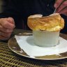 Le Georges à Chartres – Le traditionnel soufflé chaud au Grand Marnier, mais servi sur les nouvelles tables.