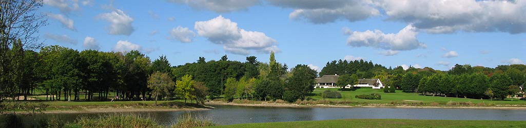 Golf Barrière La Baule -Parcours Lucien Barrière - le club house vu du 14