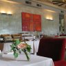 Le buffet du petit déjeuner servi dans la salle du restaurant Les Terrasses du Grand Hôtel d'Uriage. 