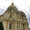 Eglise du Dôme : le tambour est composé de deux niveaux d'inégales hauteurs.