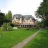 La Baule - Le Castel Marie Louise, Relais & Châteaux et restaurant 1 étoile Michelin. Un authentique manoir Belle Epoque que François André (fondateur du groupe Barrière) acquit en 1926 et baptisa du nom de sa femme. 