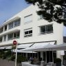 Architecture contemporaine, le restaurant La Croisette place du Maréchal Leclerc