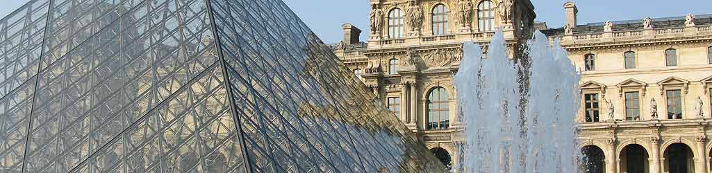 Cour Napoléon, la Pyramide et le Pavillon Richelieu