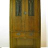 Armoire haute -1898- de Charles Rennie Mackintosh (1868-1928) et Margaret MacDonald Mackintosh (1864-1933) pour les bronzes.