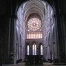 Cathédrale Saint-Vincent de Saint-Malo - le maître-autel, le chœur et la rose du chevet plat.