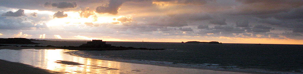  Saint-Malo, le Fort national vu de la plage du Sillon – septembre 20h03