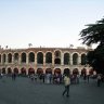 Vérone - piazza Bra, l'Arena - attroupement avant le concert.